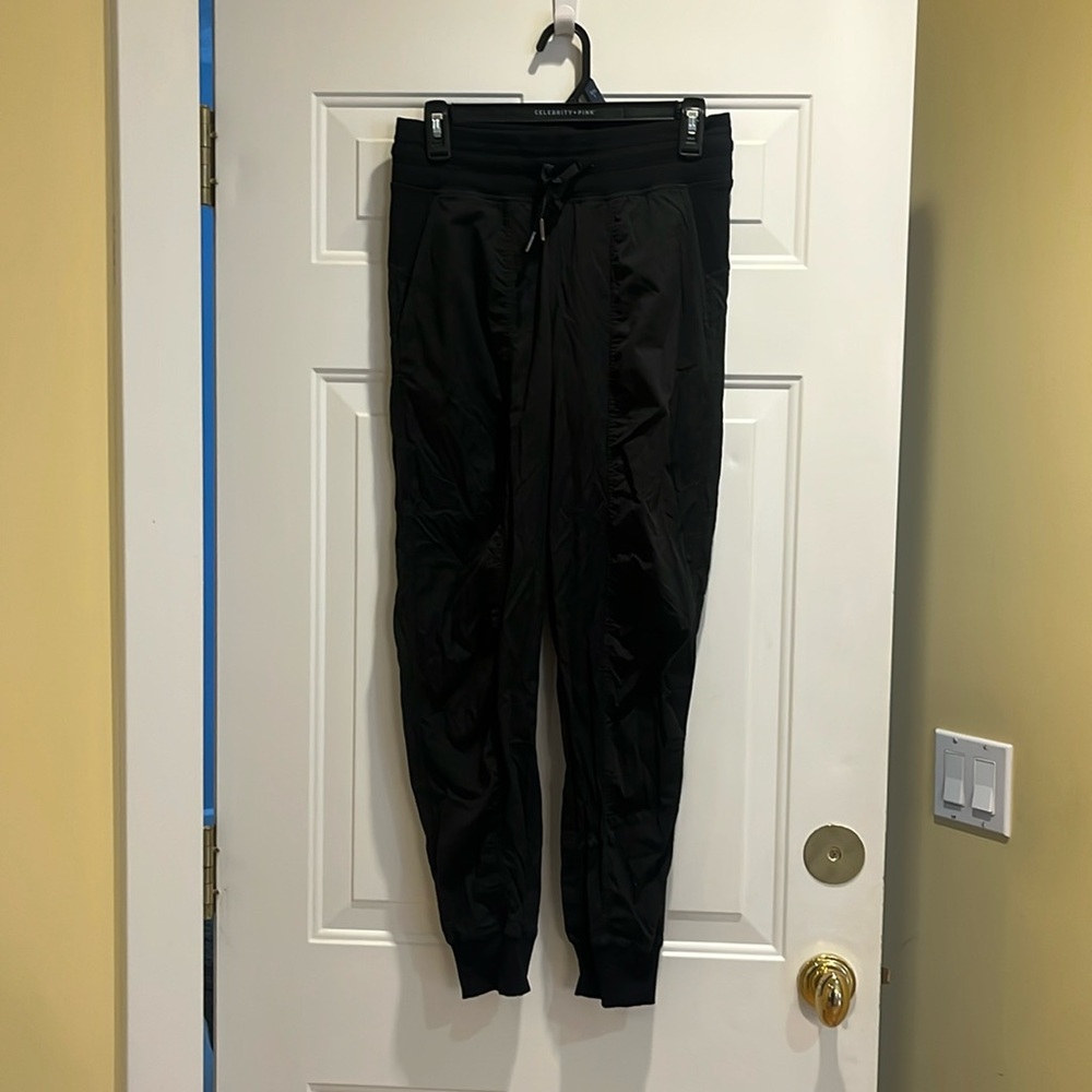 Lululemon joggers, size 4